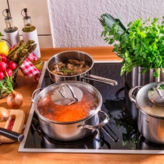 Diese Maßnahmen fördern das gesunde Kochen daheim