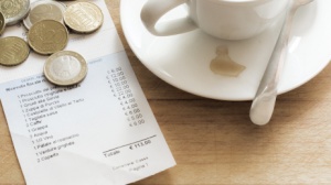 Wie viel Trinkgeld gibt man im Restaurant im Ausland?